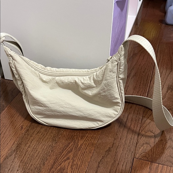 Uniqlo Cream Shoulder Bag - Picture 2 of 3